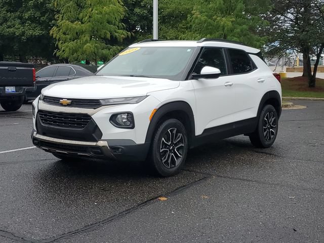 Used 2023 Chevrolet TrailBlazer ACTIV w/ Convenience Package AWD/4WD image 2