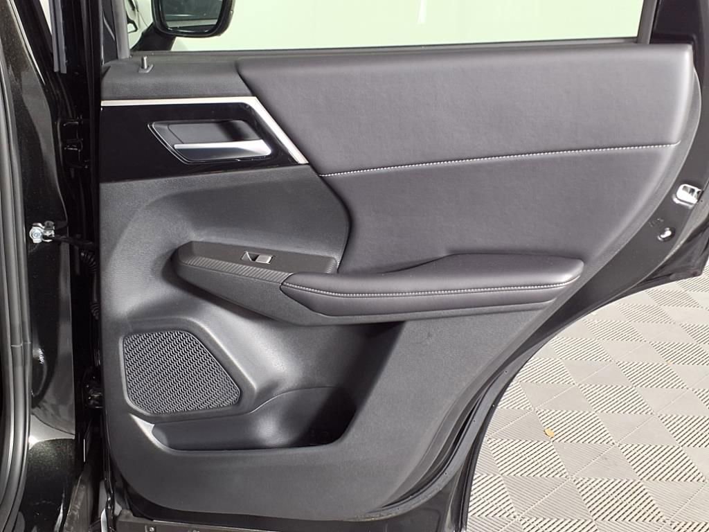 New 2025 Mitsubishi Outlander SE AWD/4WD image 10