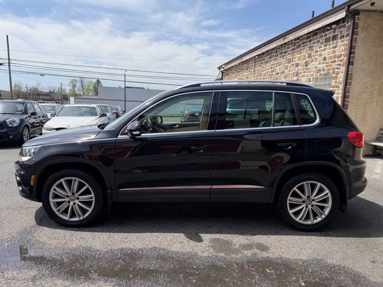 Used 2015 Volkswagen Tiguan SEL image 3