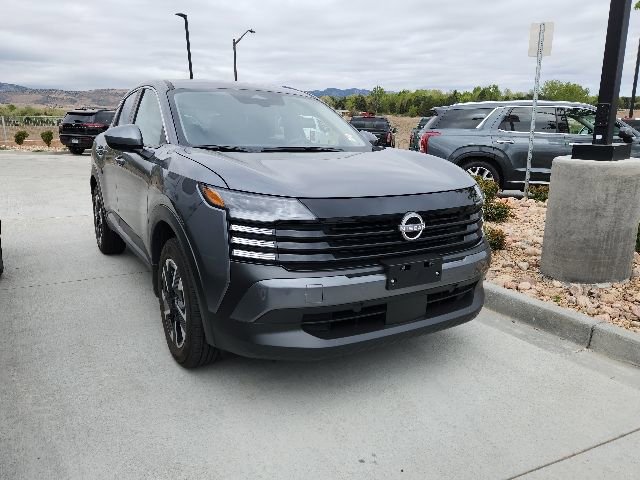 Used 2025 Nissan Kicks SV AWD/4WD image 4