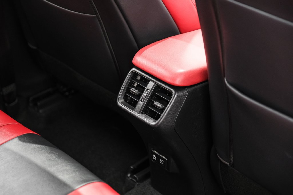Used 2019 Lexus UX 200 F Sport w/ F Sport Premium Package FWD image 47