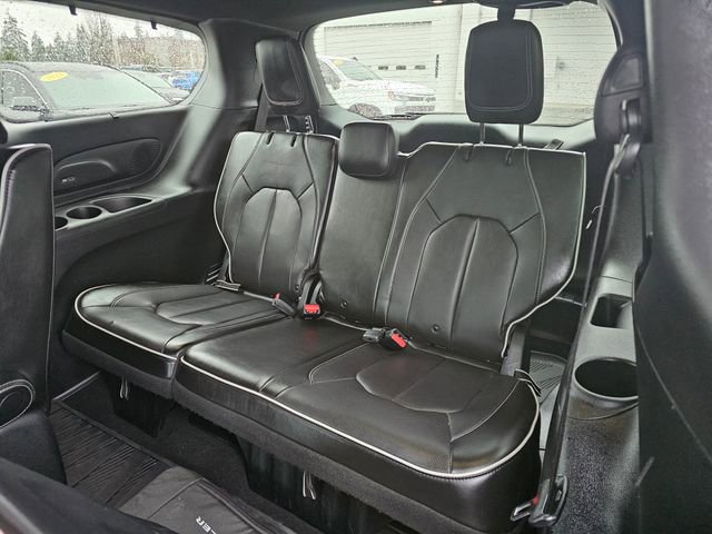 Used 2020 Chrysler Pacifica Limited w/ Advanced Safetytec Group image 22