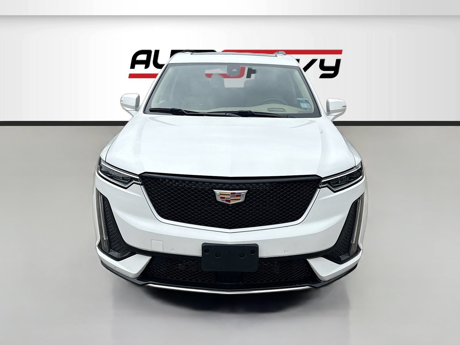 Used 2025 Cadillac XT6 Sport w/ Platinum Package AWD/4WD image 2