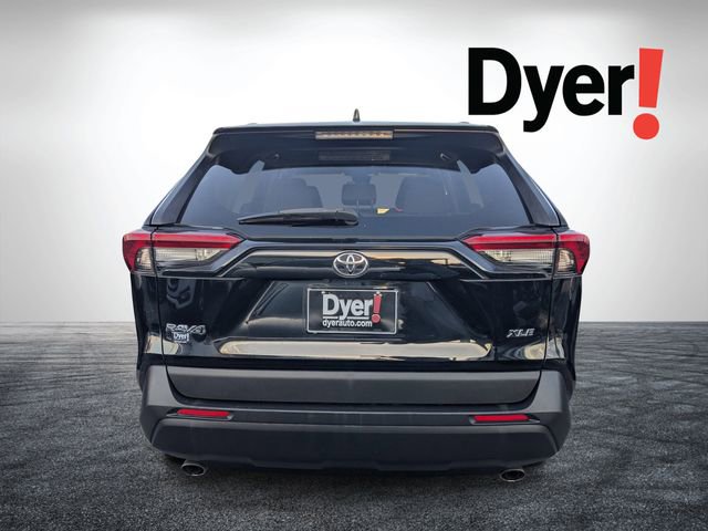 Used 2020 Toyota RAV4 XLE w/ Convenience Package image 3