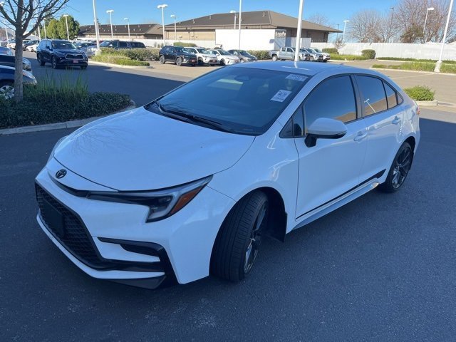 Used 2025 Toyota Corolla SE image 1
