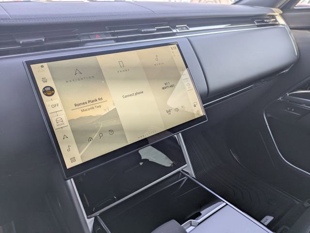 New 2026 Land Rover Range Rover SE image 11