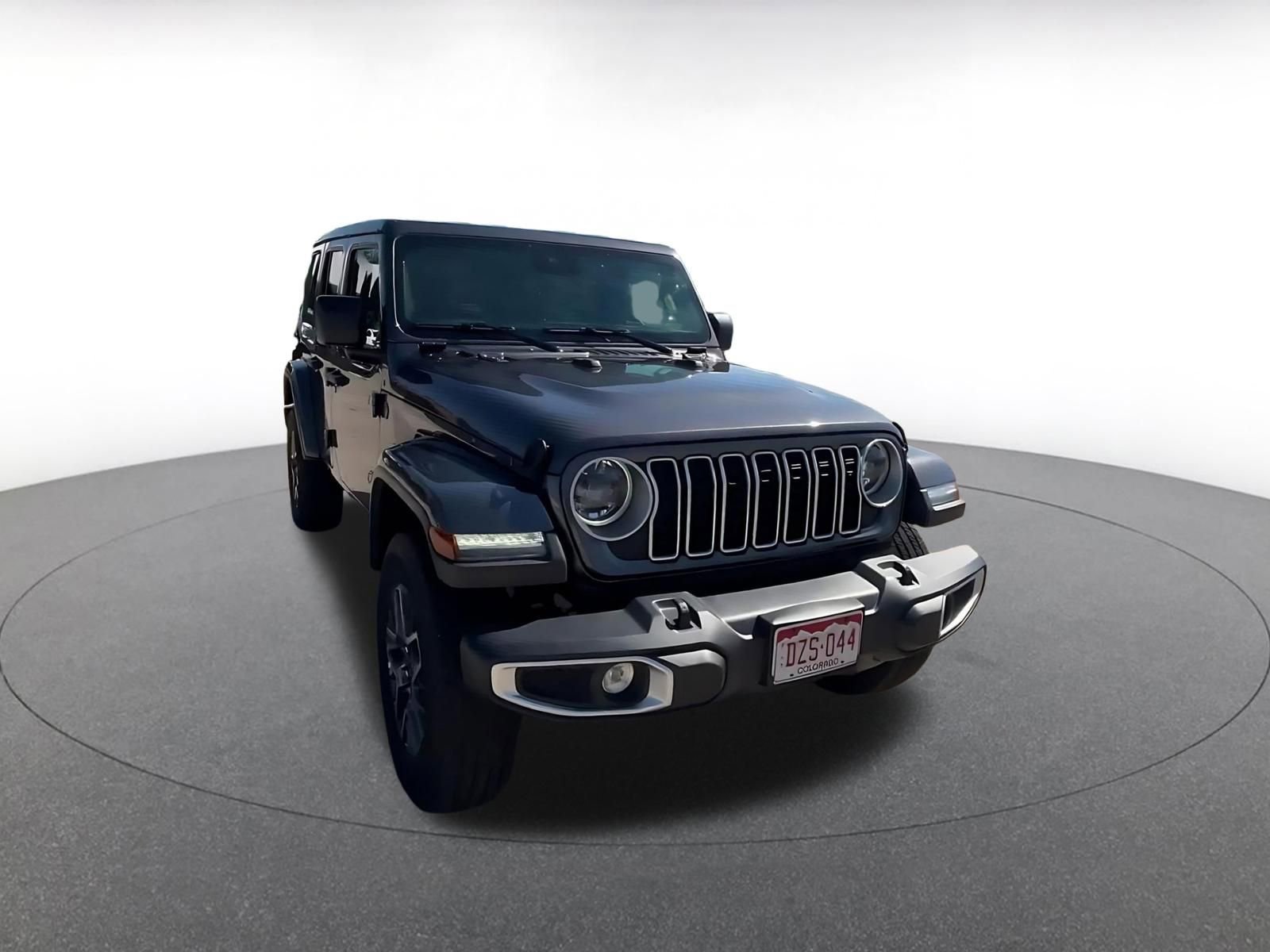 Used 2025 Jeep Wrangler Unlimited Sahara AWD/4WD image 3