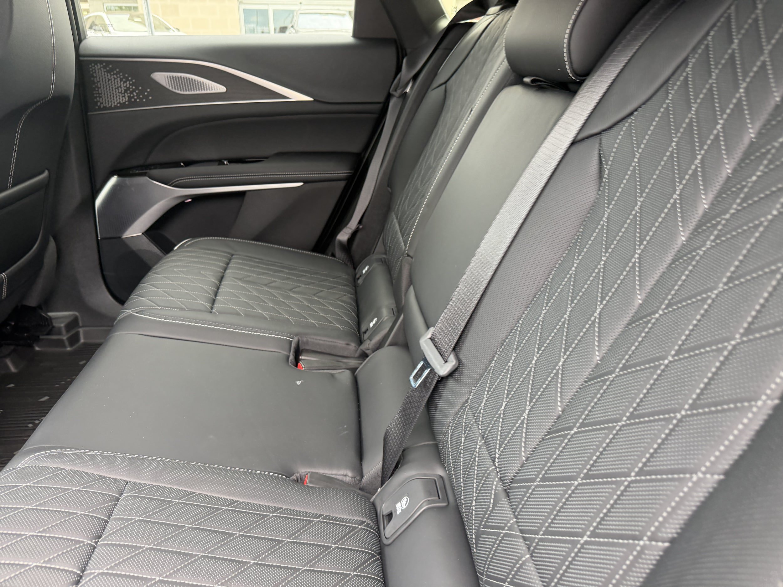 New 2027 Cadillac Lyriq Signature Luxury w/ Nappa Leather Package AWD/4WD image 14