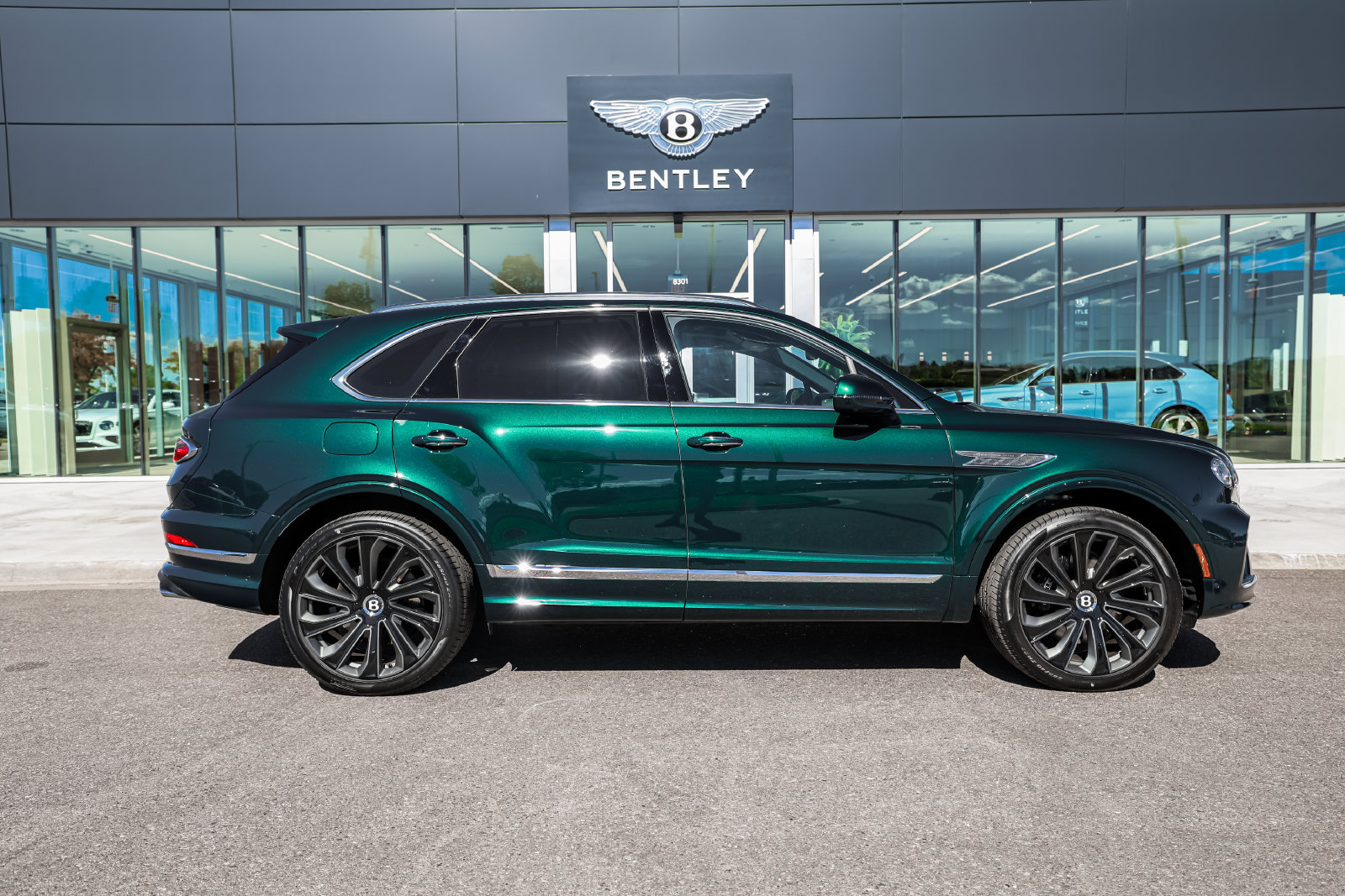 New 2027 Bentley Bentayga AWD/4WD image 14