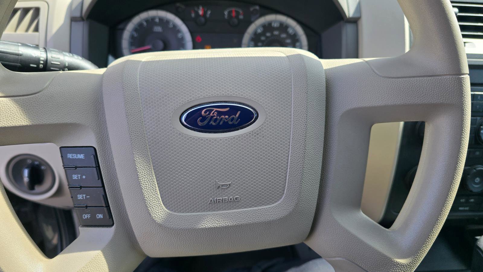 Used 2009 Ford Escape XLS FWD image 11