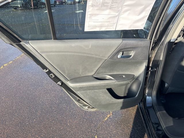Used 2017 Honda Accord EX image 10