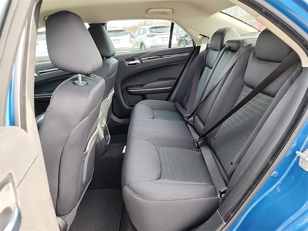 Used 2023 Chrysler 300 Touring w/ Sport Appearance Package image 17