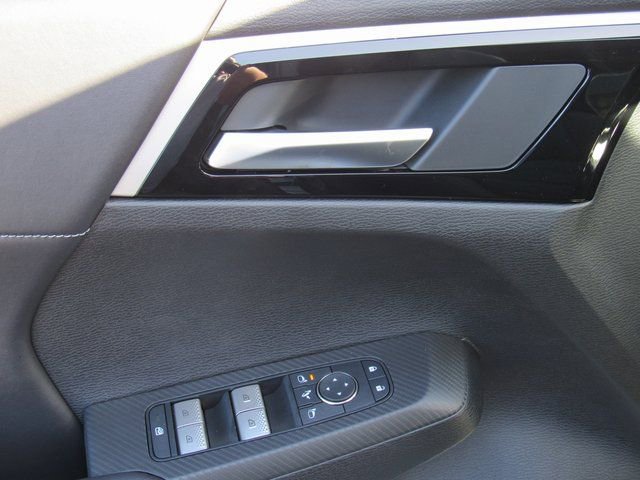 New 2025 Mitsubishi Outlander SE image 12