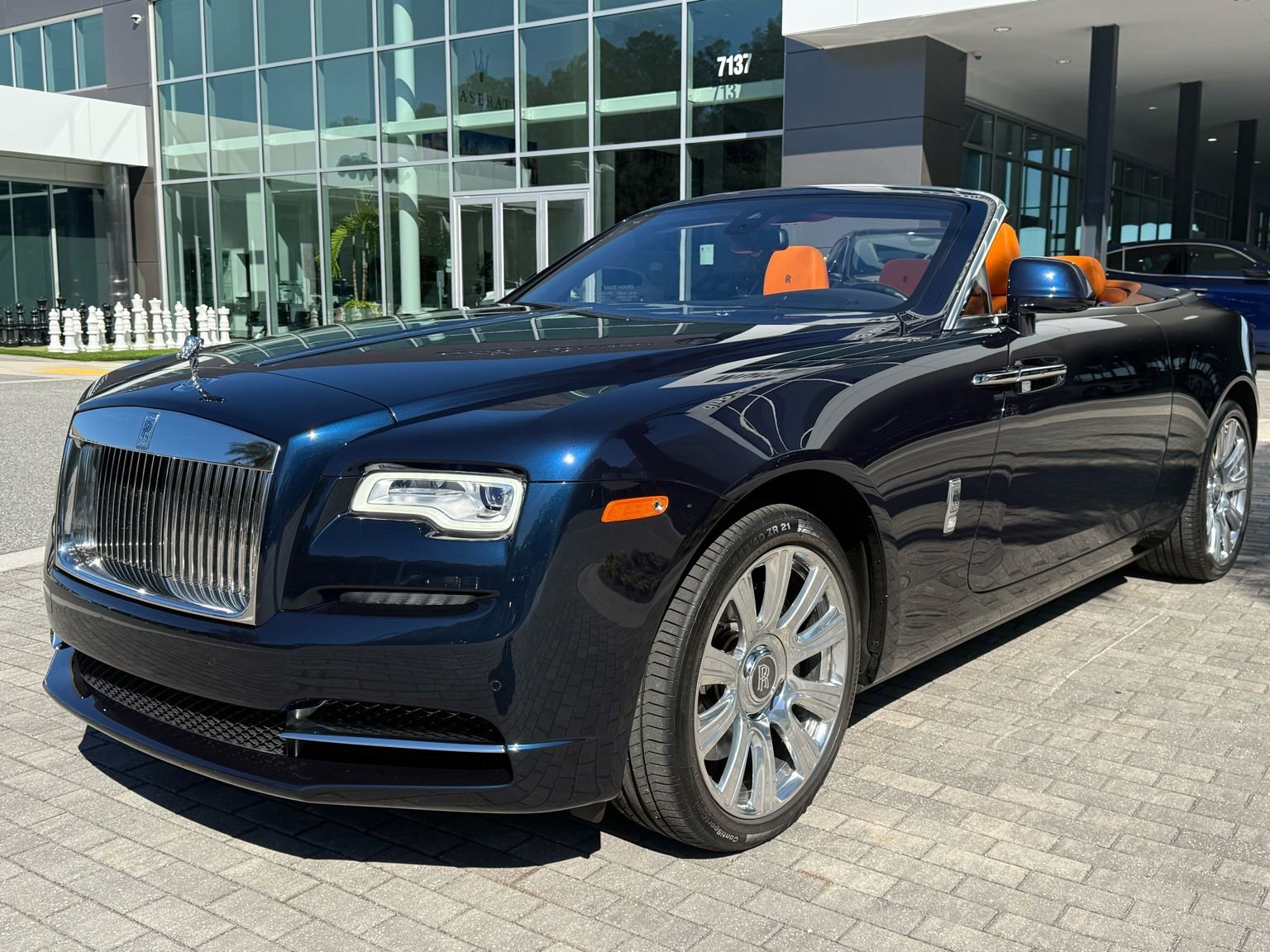 Used 2018 Rolls-Royce Dawn image 52