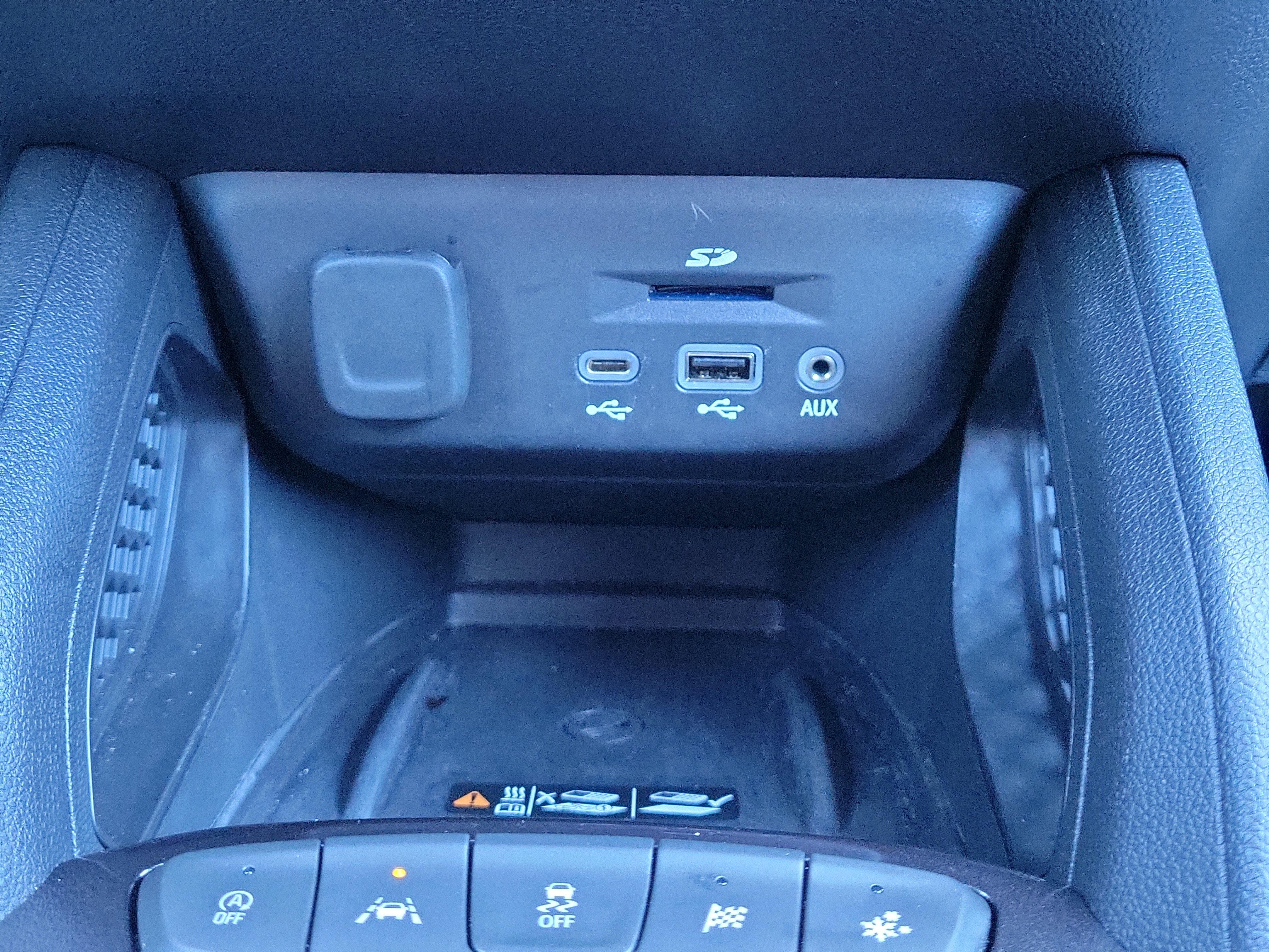 Used 2023 Chevrolet TrailBlazer RS w/ Sun and Liftgate Package FWD image 31