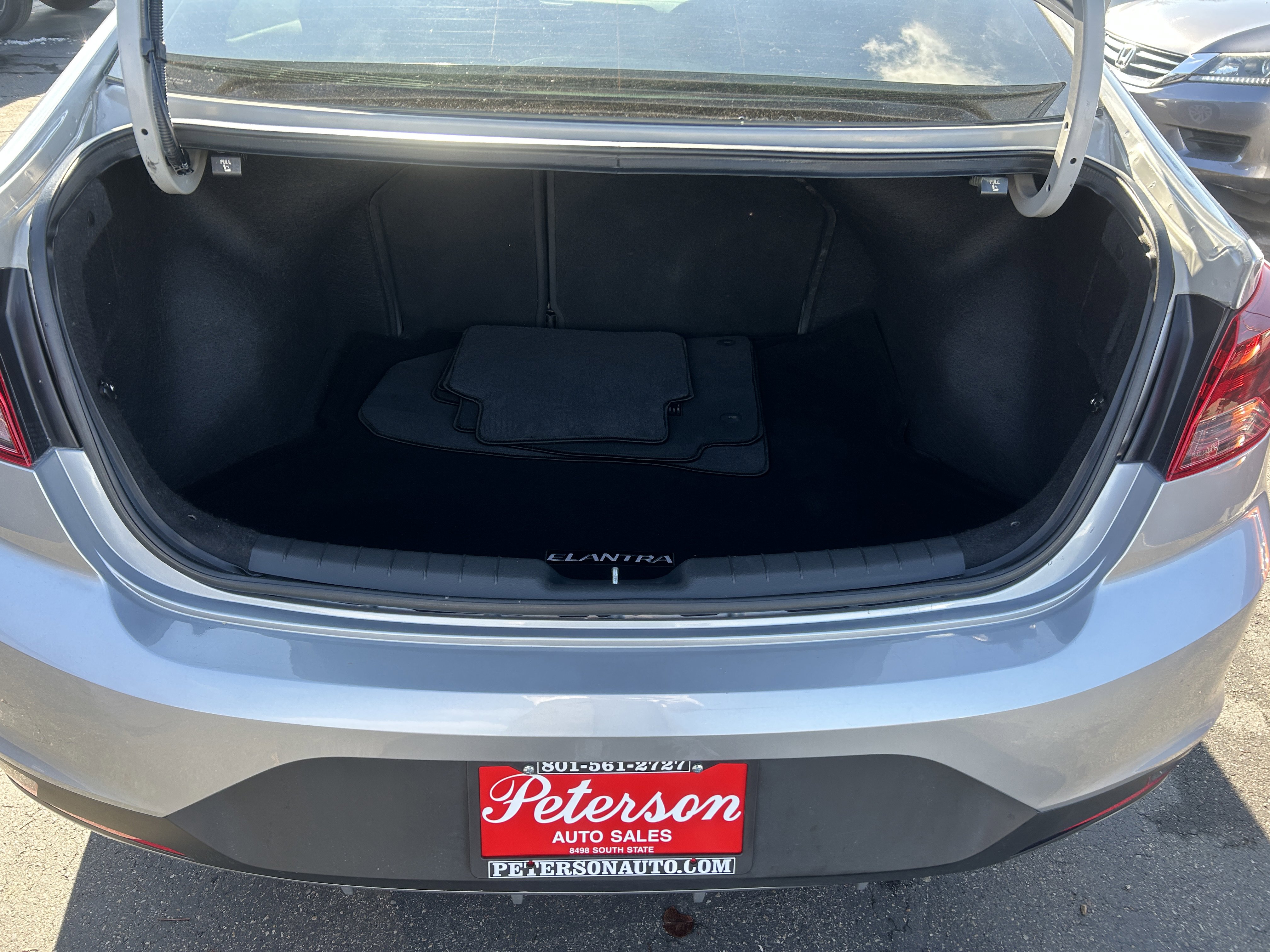 Used 2020 Hyundai Elantra SE w/ Cargo Package (C1) image 5
