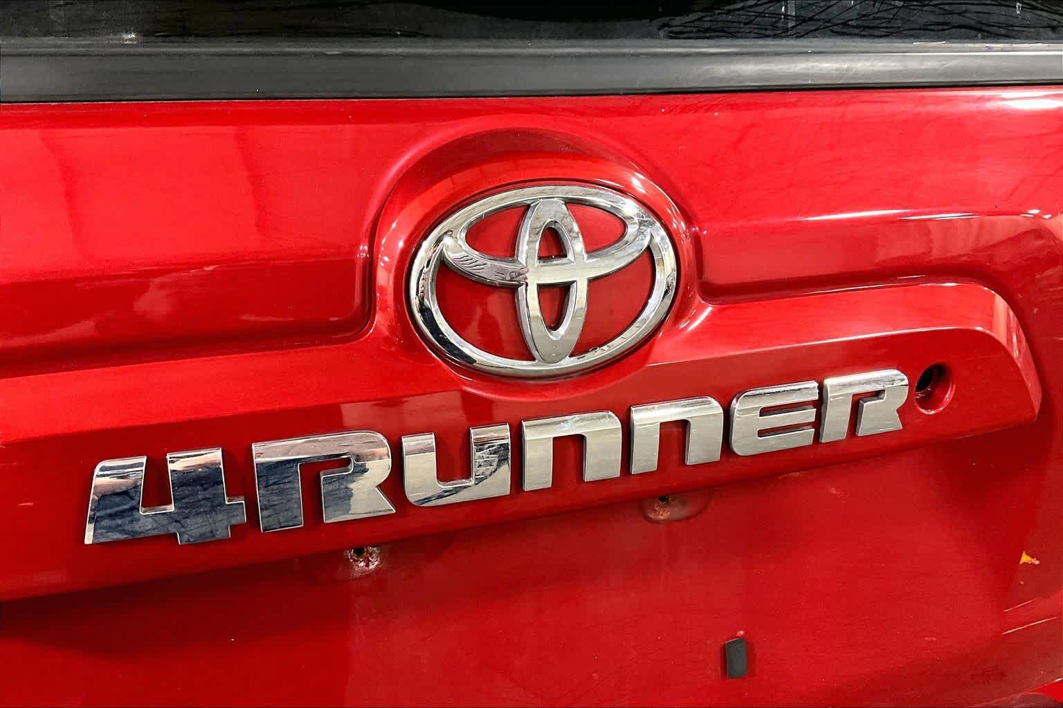 Used 2017 Toyota 4Runner SR5 Premium AWD/4WD image 31