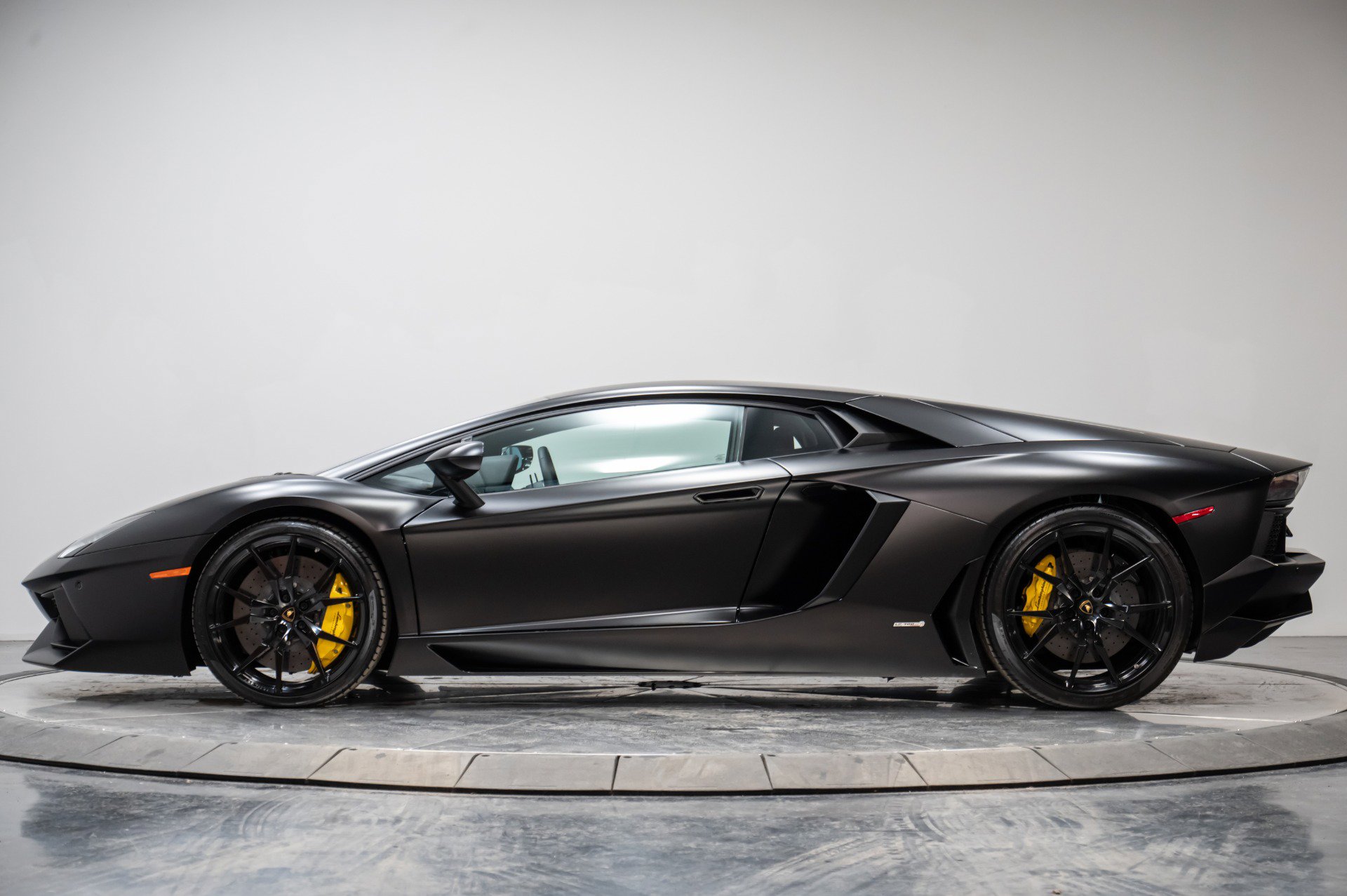 Used 2014 Lamborghini Aventador LP 700-4 image 20
