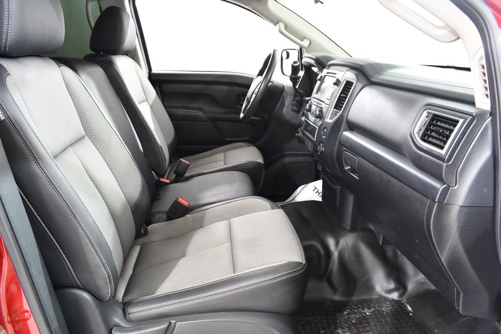 Used 2019 Nissan Titan S AWD/4WD image 10