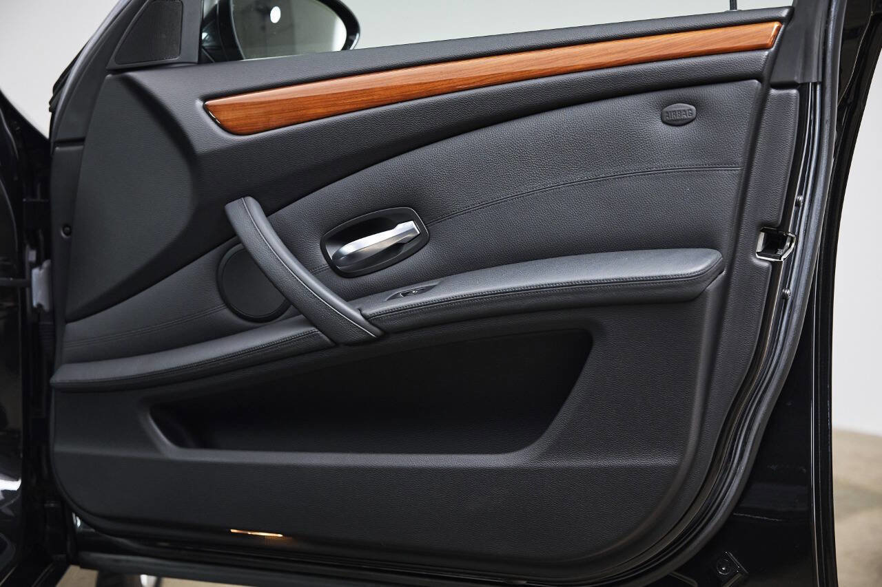 Used 2008 BMW M5 image 79