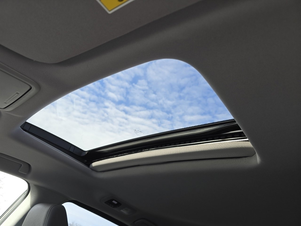 Certified 2023 Honda Odyssey EX-L image 4