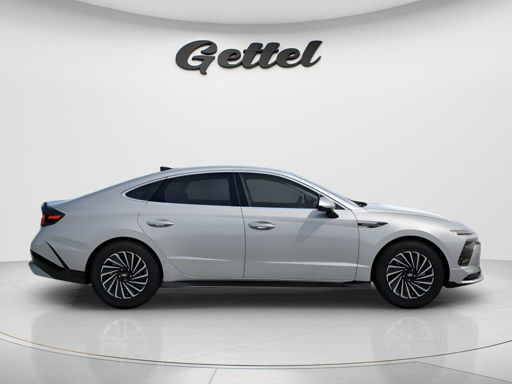 Used 2025 Hyundai Sonata Limited FWD image 7