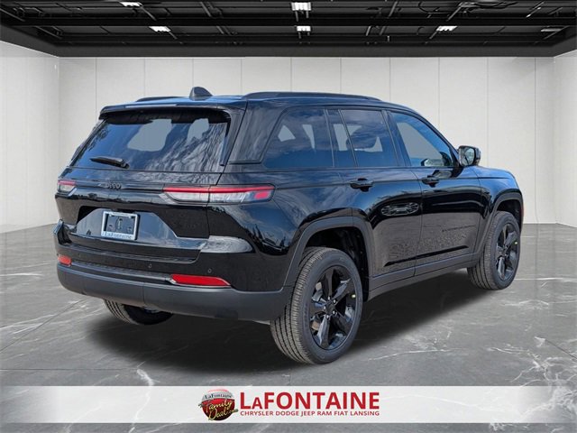 New 2025 Jeep Grand Cherokee Altitude image 5