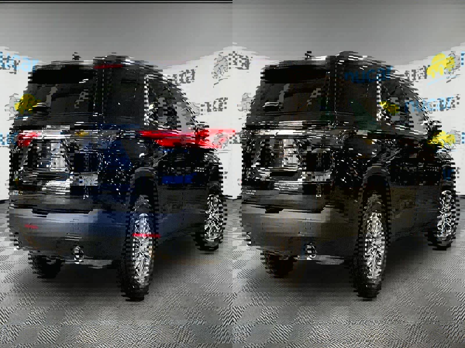 Used 2023 Chevrolet Traverse LT image 6