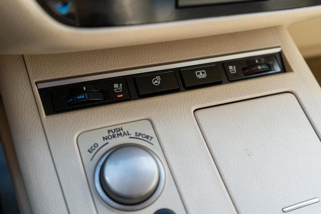 Used 2014 Lexus ES 350 w/ Luxury Package FWD image 38