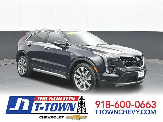 Used 2023 Cadillac XT4 Premium Luxury w/ Cold Weather Package FWD image 1