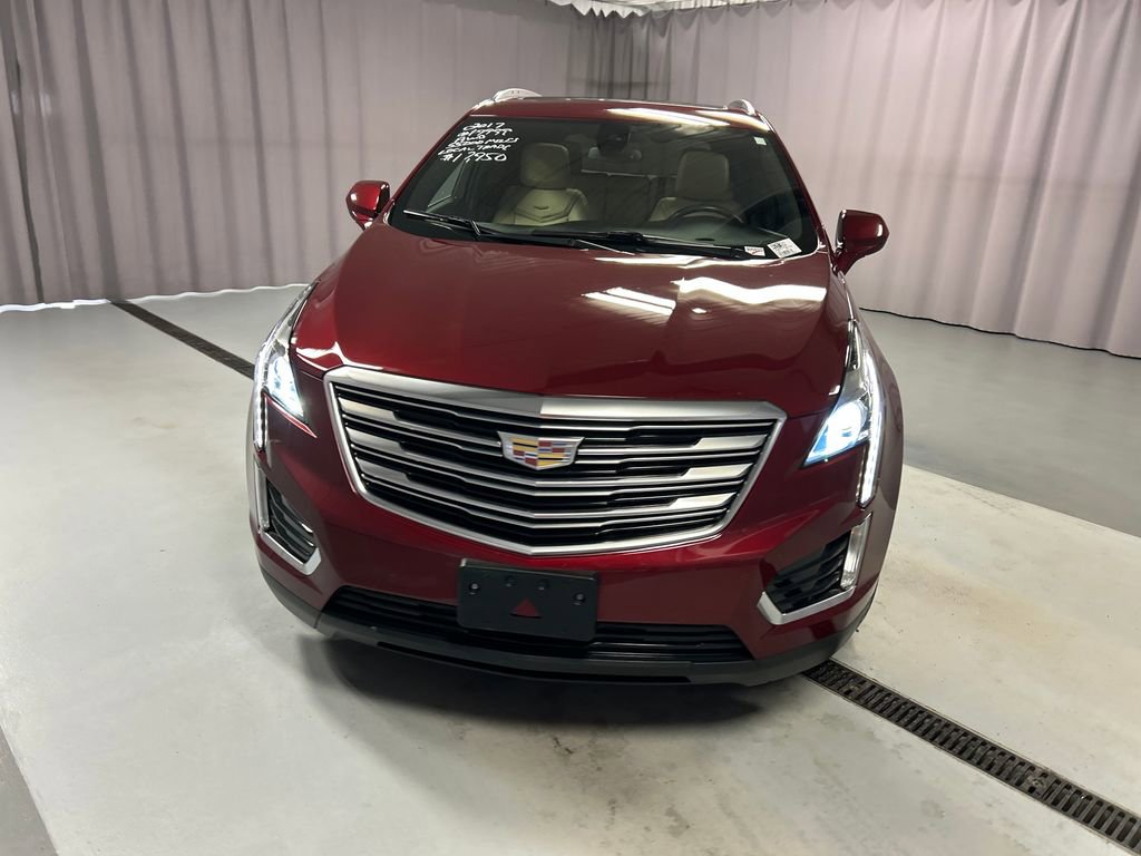 Used 2017 Cadillac XT5 Luxury w/ Driver Awareness Package image 2