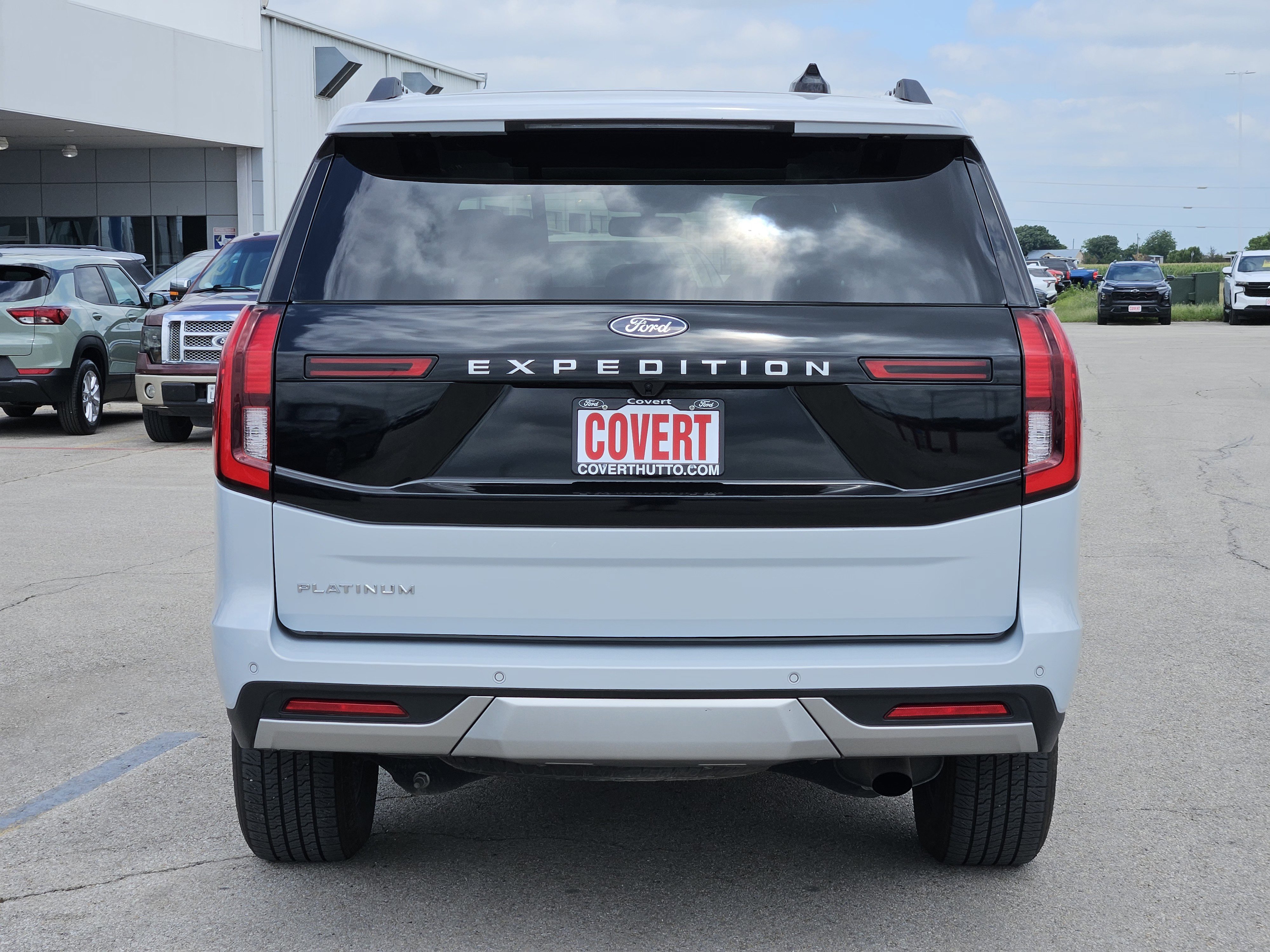 Used 2025 Ford Expedition Platinum AWD/4WD image 6