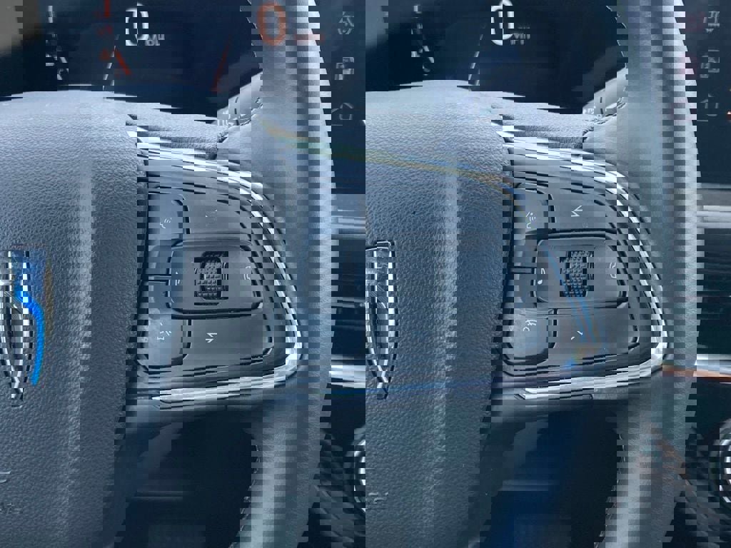 Used 2025 Buick Envista Sport Touring image 15