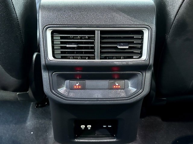 Certified 2025 Volkswagen Atlas Cross Sport SEL R-Line image 18