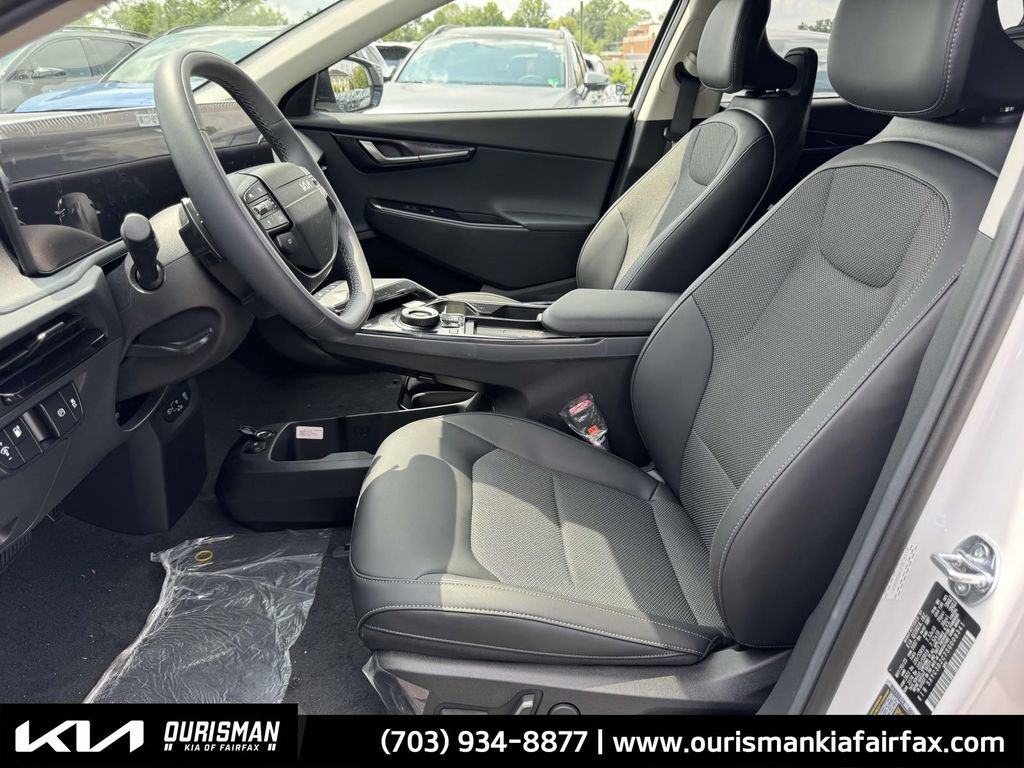 New 2025 Kia EV6 Light w/ Light LR Technology Package AWD/4WD image 28
