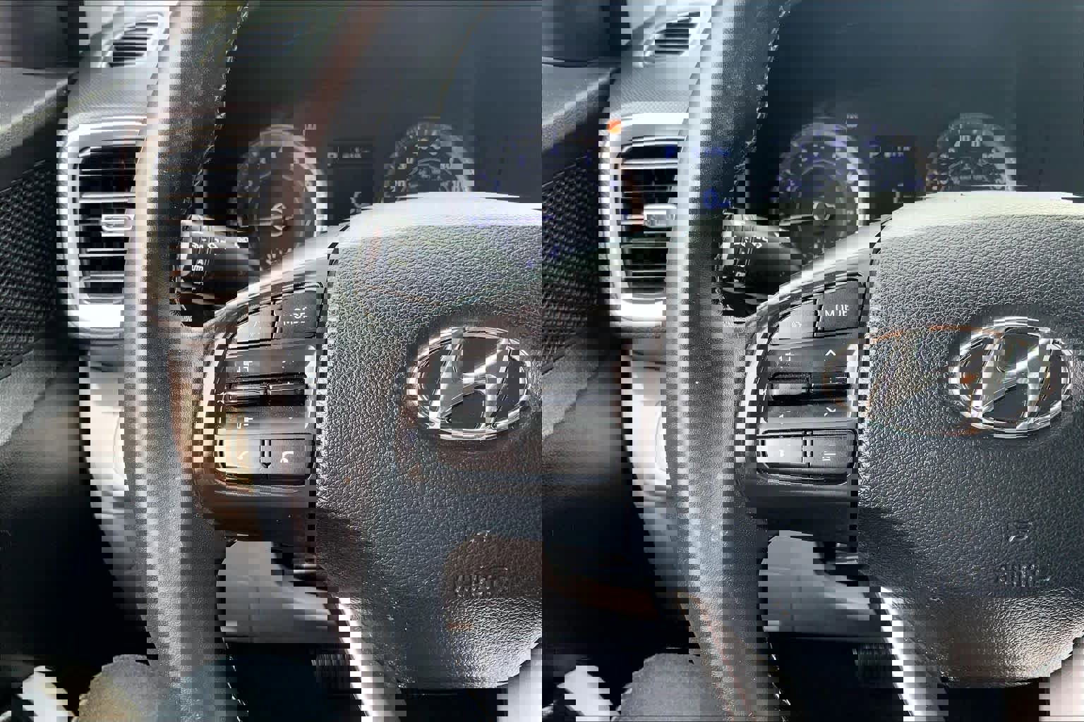 Used 2021 Hyundai Venue SEL w/ Cargo Package FWD image 22