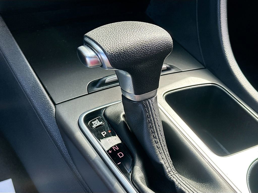 Used 2020 Kia Optima LX image 14