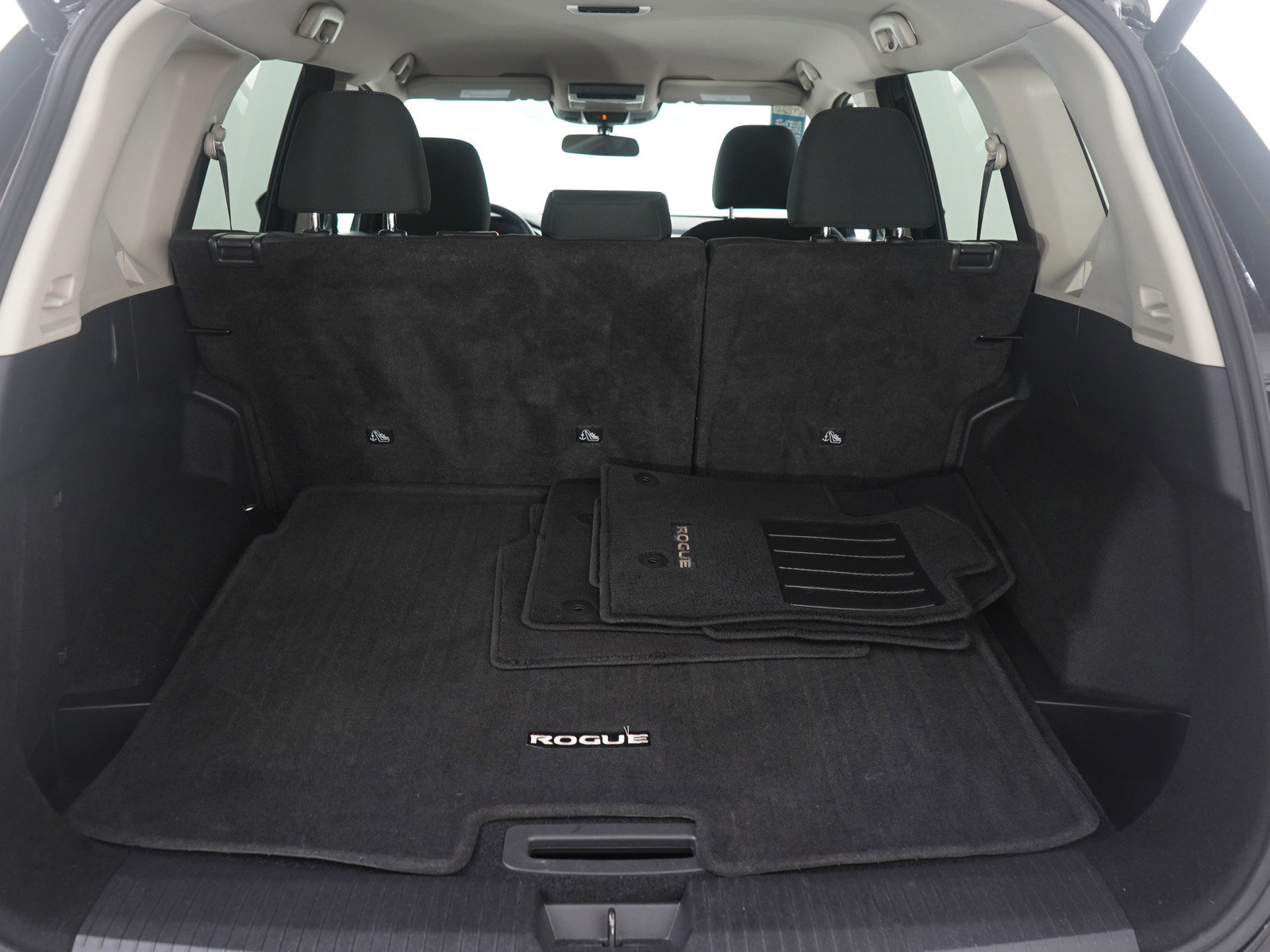 Used 2025 Nissan Rogue SV image 9