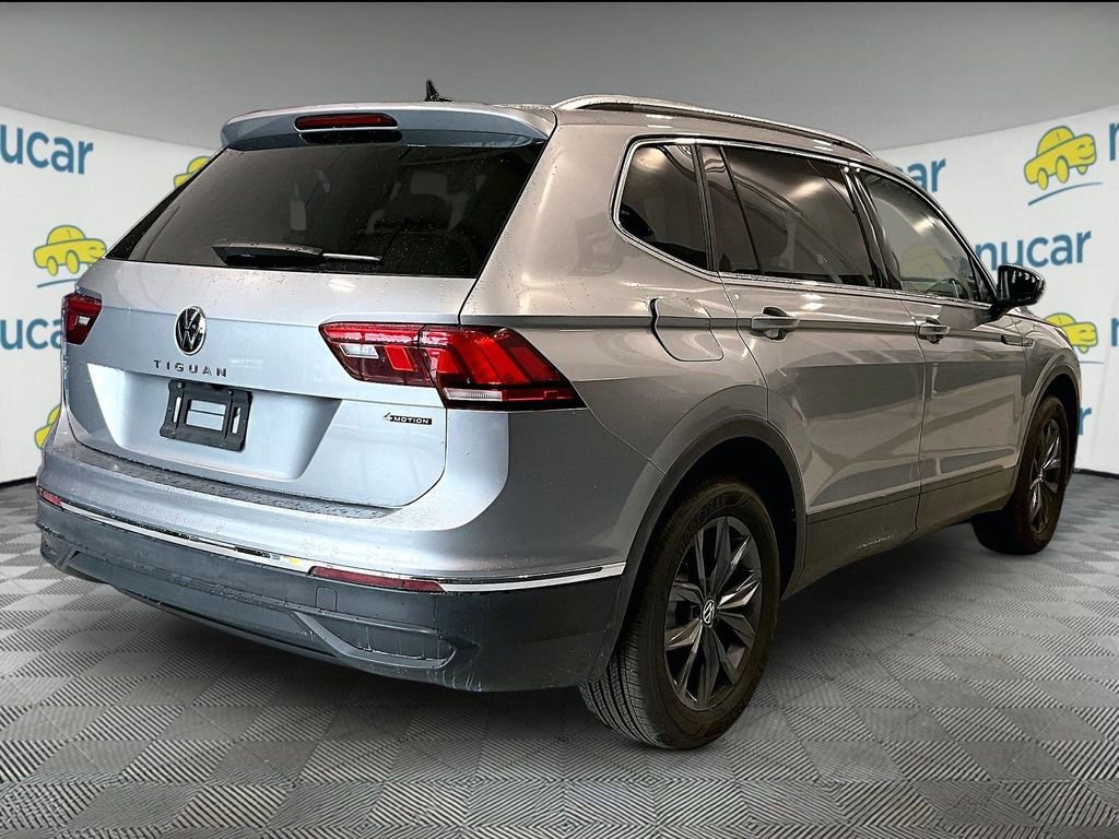 Used 2023 Volkswagen Tiguan SE w/ Panoramic Sunroof Package AWD/4WD image 7
