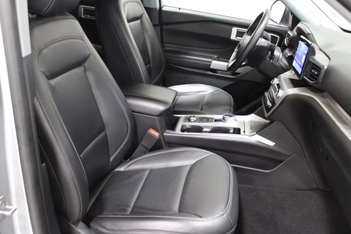 Used 2023 Ford Explorer XLT w/ Equipment Group 202A image 22
