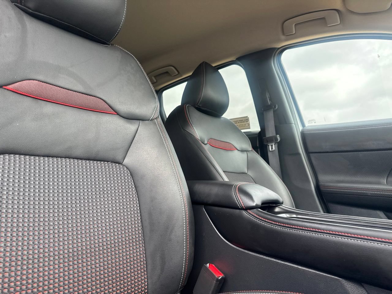 Certified 2025 Nissan Kicks SR FWD image 30