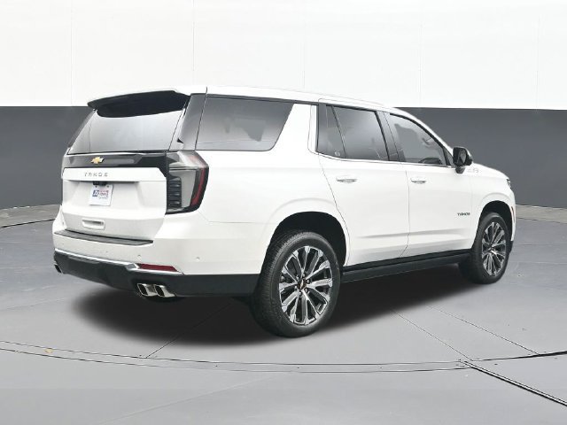 Used 2025 Chevrolet Tahoe High Country AWD/4WD image 14