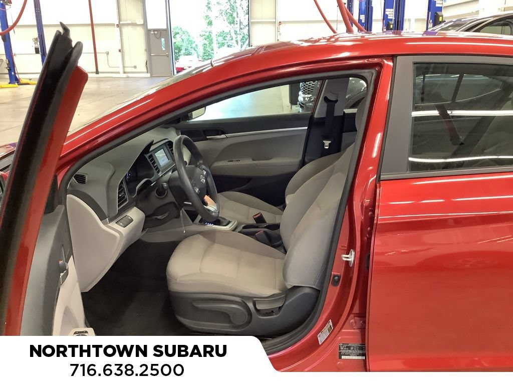 Used 2019 Hyundai Elantra SE FWD image 16