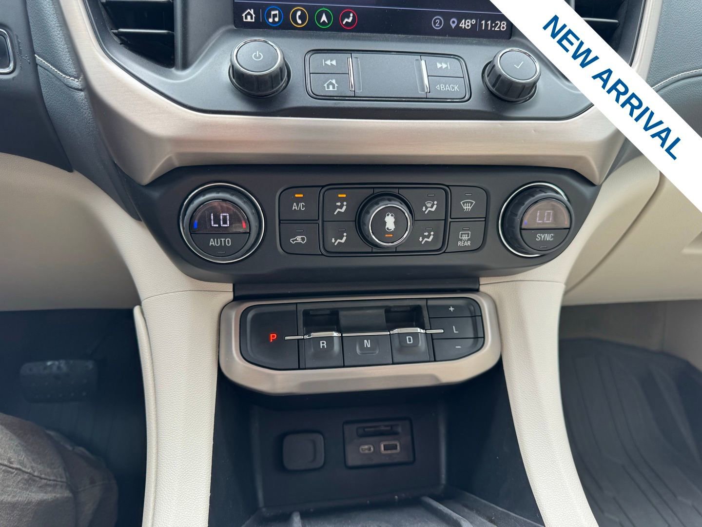 Used 2020 GMC Acadia Denali w/ Trailering Package image 25