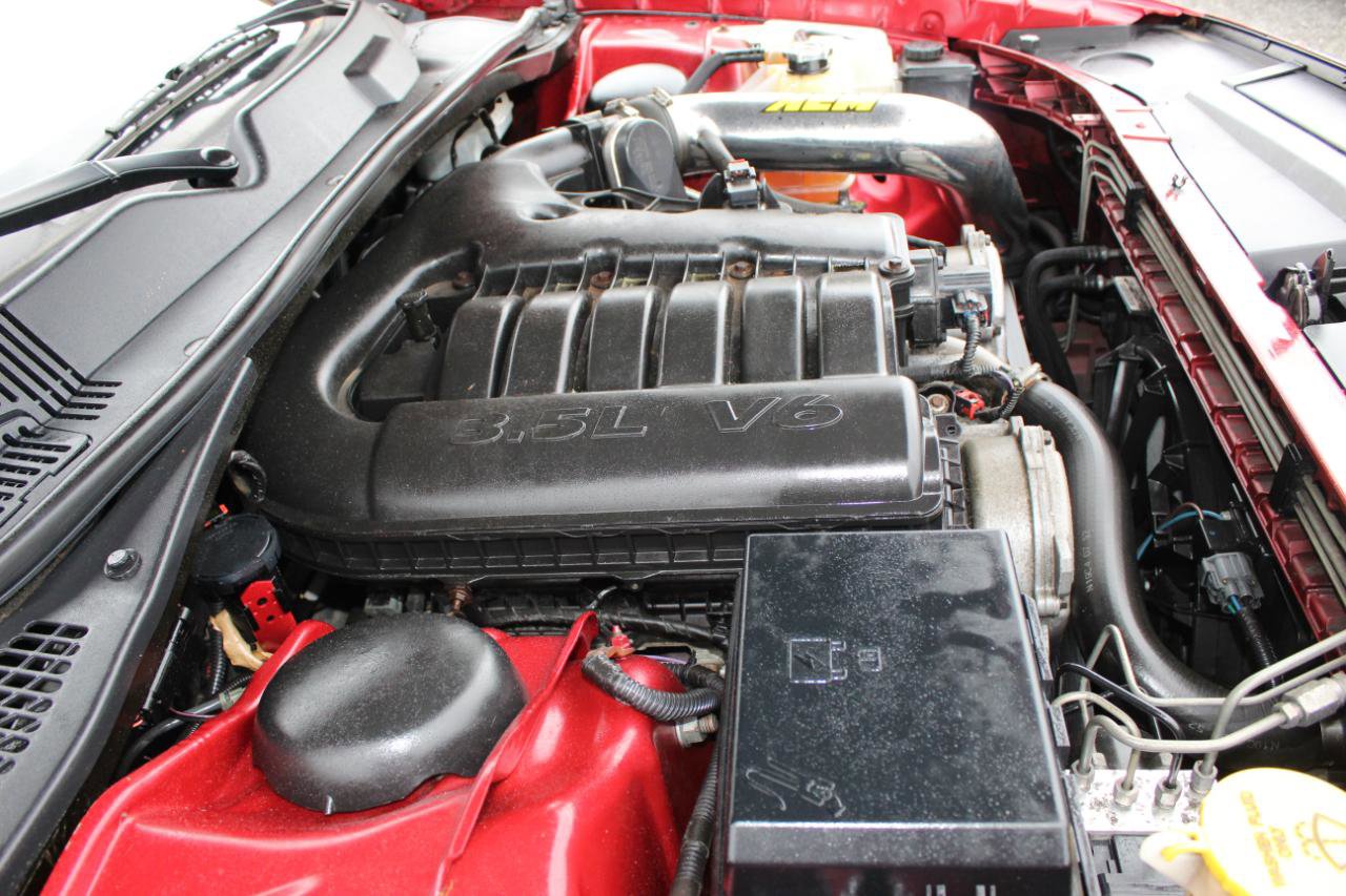 Used 2010 Dodge Challenger SE RWD image 24