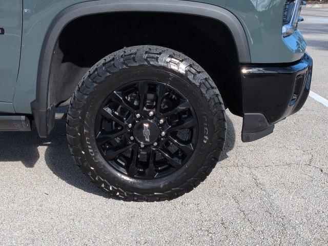 Used 2025 Chevrolet Silverado 2500 LTZ AWD/4WD image 11