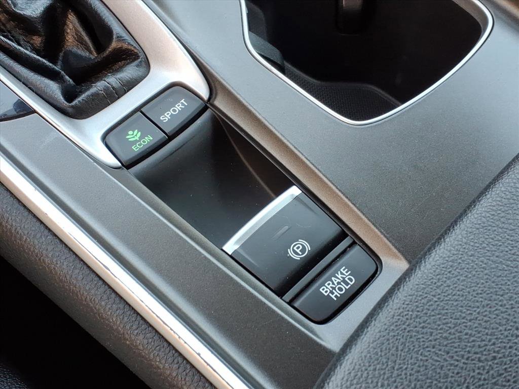 Used 2019 Honda Accord Sport image 12