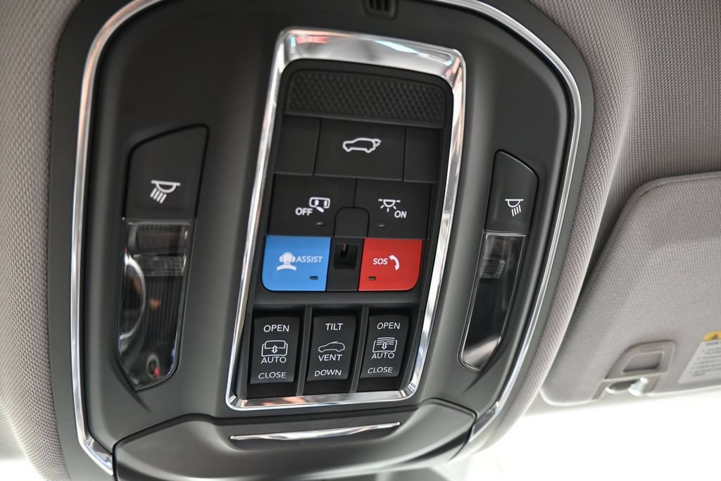 Used 2023 Jeep Grand Cherokee L Limited AWD/4WD image 31