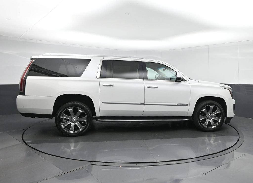 Used 2019 Cadillac Escalade ESV Luxury AWD/4WD image 8