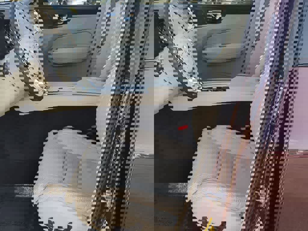 Used 2026 Volvo XC60 B5 Ultra w/ Protection Package Premier image 15